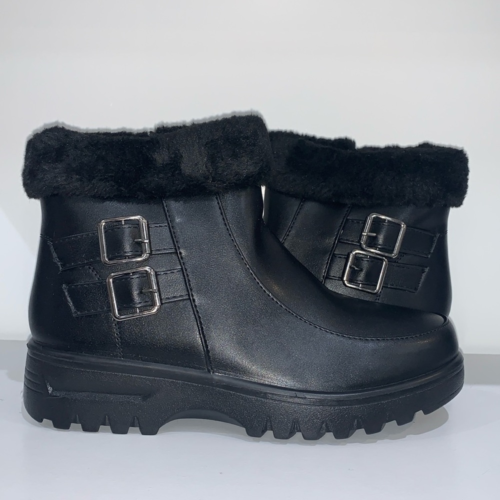2 BUCKLE BLACK FUR BOOTS